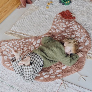 Alfombra 100x100cm CHICKEN Lorena Canals
