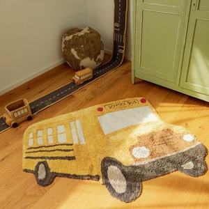 Alfombra 90x130cm BUS Lorena Canals