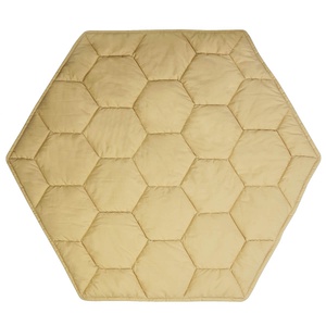 Alfombra juegos 100x100cm HONEYCOMB Lorena Canals