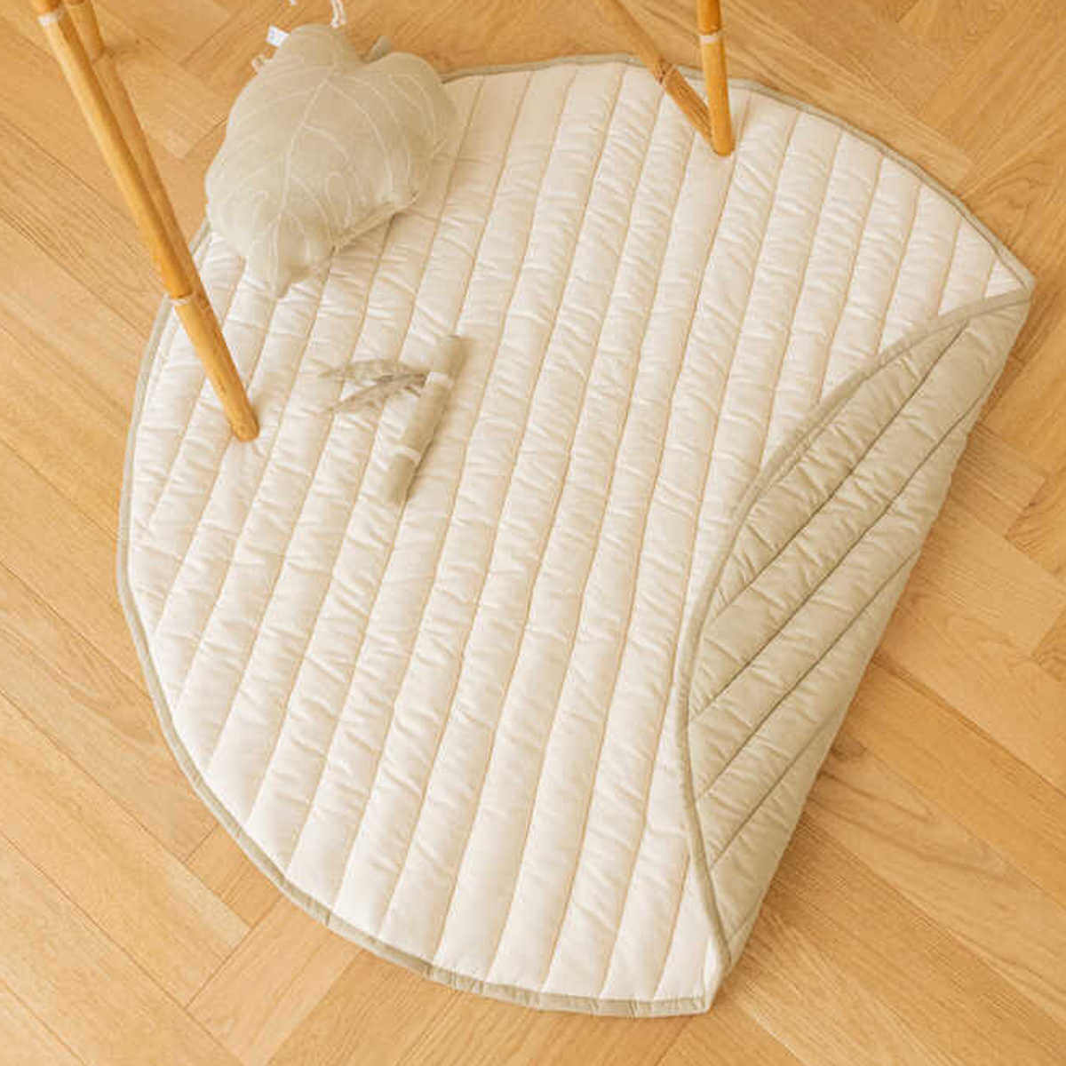 Alfombra juegos BAMBOO Lorena Canals Leaf