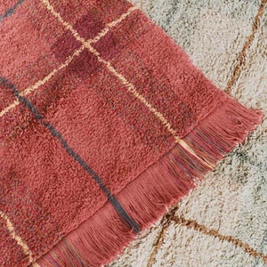 Alfombra lavable 90x120cm TARTAN Wouf Wouf Lorena Canals vintage red