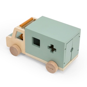 Ambulancia madera ANIMALS Trixie