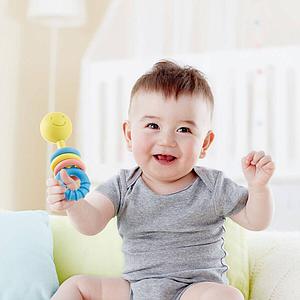 Anillo dentición-sonajero INFANT TOYS Hape