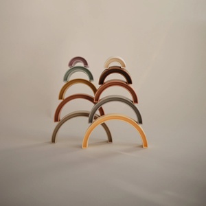 Arcos apilables RAINBOW Mushie Tropical