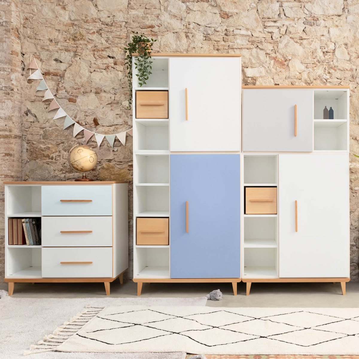 Armario 198 cm 2 puertas NADO Retro acabado haya white-capri blue