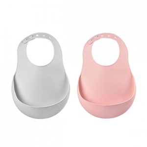 Babero silicona 2uds Béaba gris claro-rosa