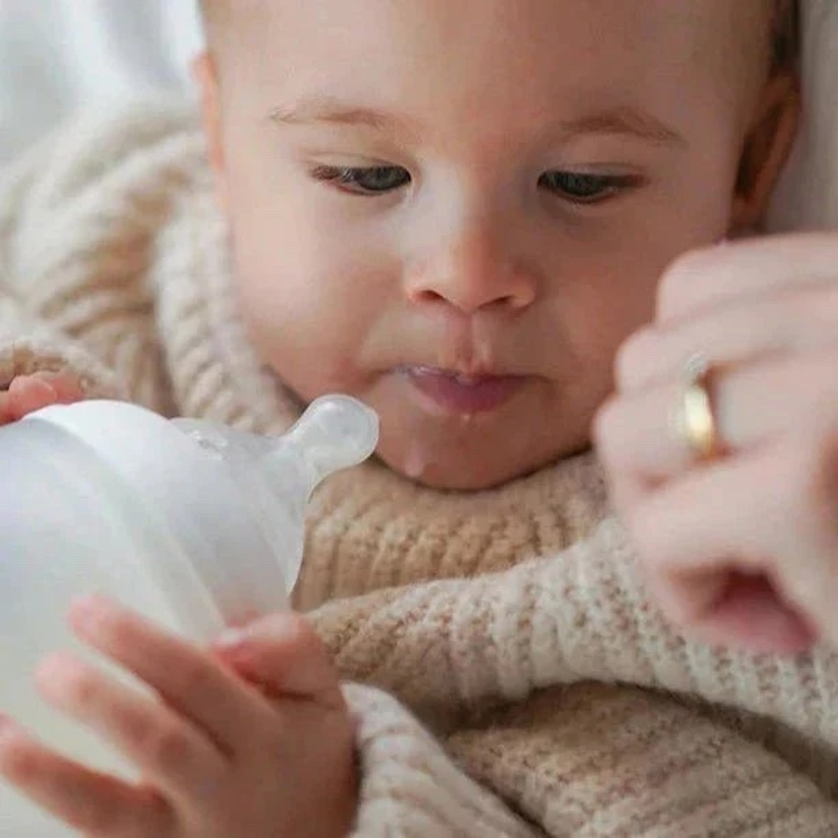 Biberón anticólicos 150ml Elhée milk