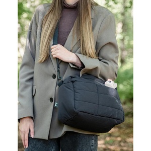 Bolso cambiador acolchado cochecito Done by Deer black