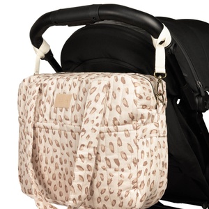Bolso cambiador impermeable HYDE PARK Nobodinoz leonie latte