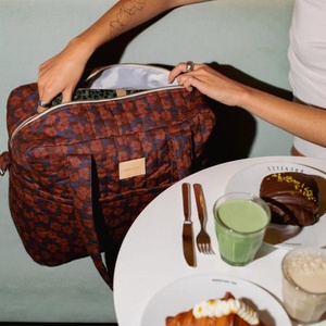 Bolso cambiador impermeable HYDE PARK Nobodinoz maroon poppies
