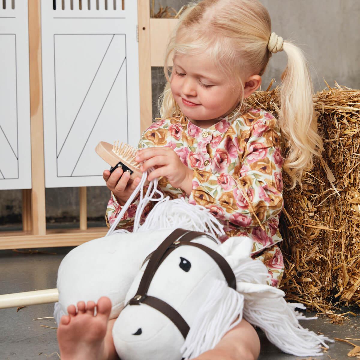 Caballo HOBBY Astrup blanco
