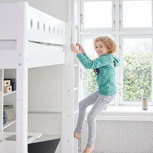 Cama alta 90x200 WHITE Flexa escalera recta barrera y patas blancas