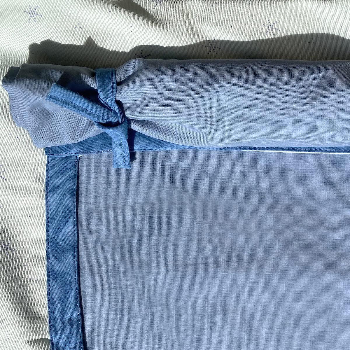 Cama alta KASVA textil Viena verde-azul