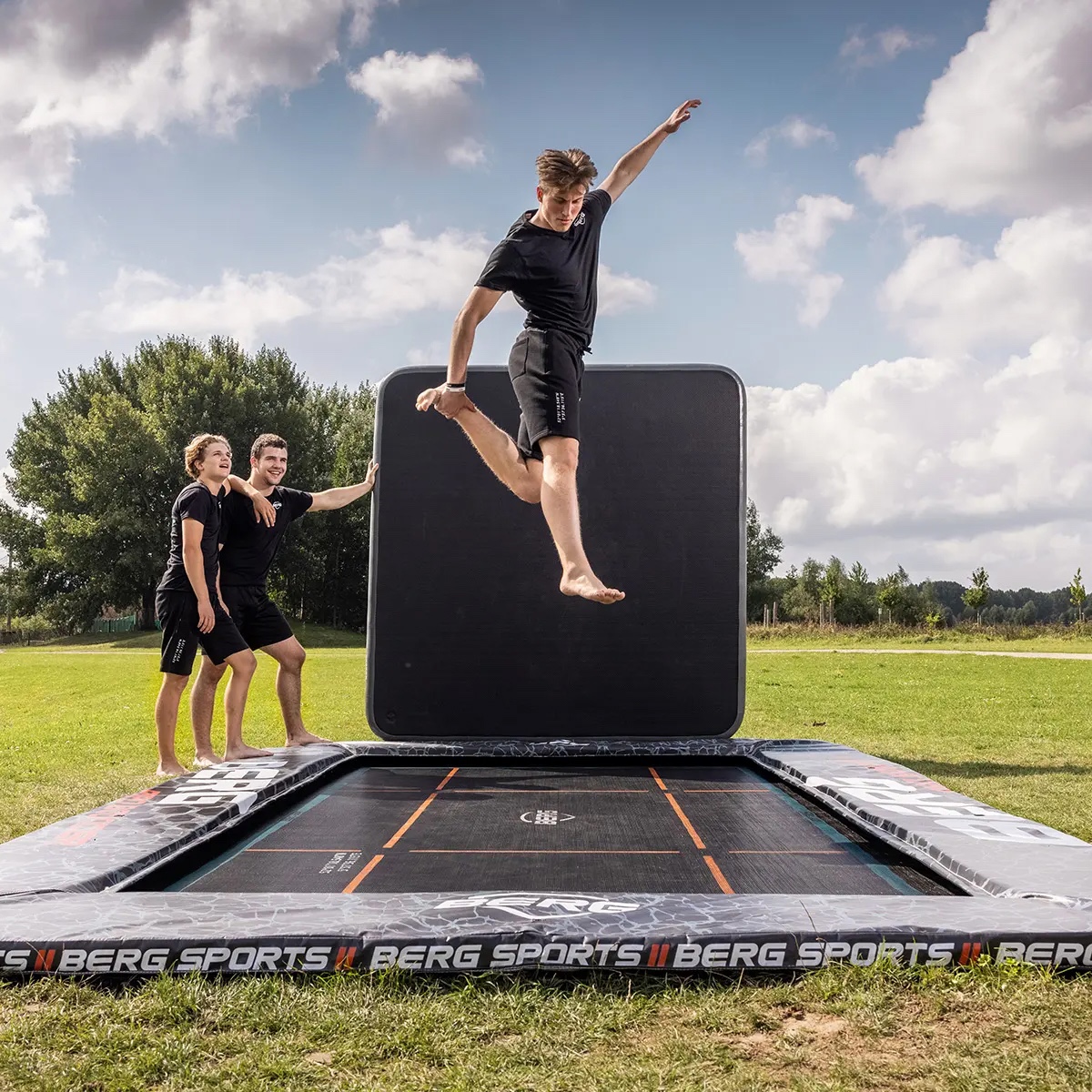 Cama elástica FlatGround 5x5m SPORTS ULTIM PRO BOUNCER+AeroWall Berg