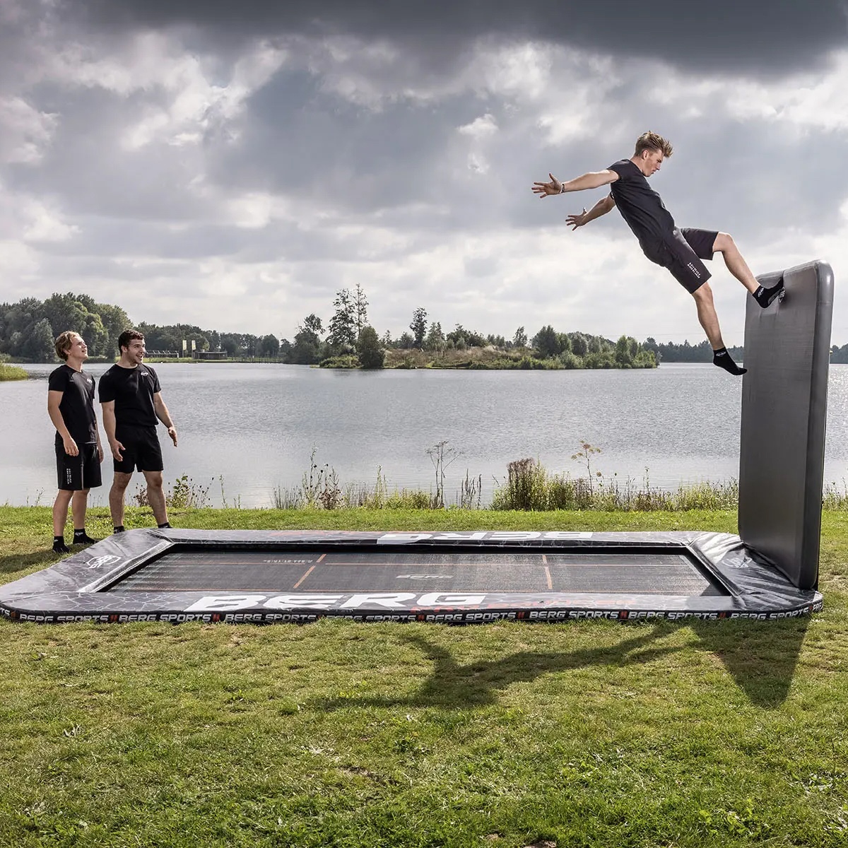Cama elástica FlatGround 5x5m SPORTS ULTIM PRO BOUNCER+AeroWall Berg
