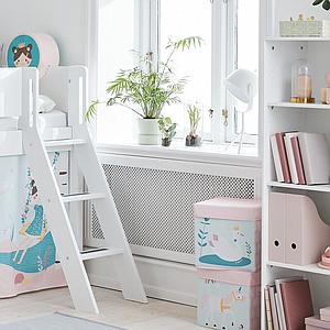 Cama media alta 90x200 WHITE Flexa escalera inclinada barrera y patas blancas