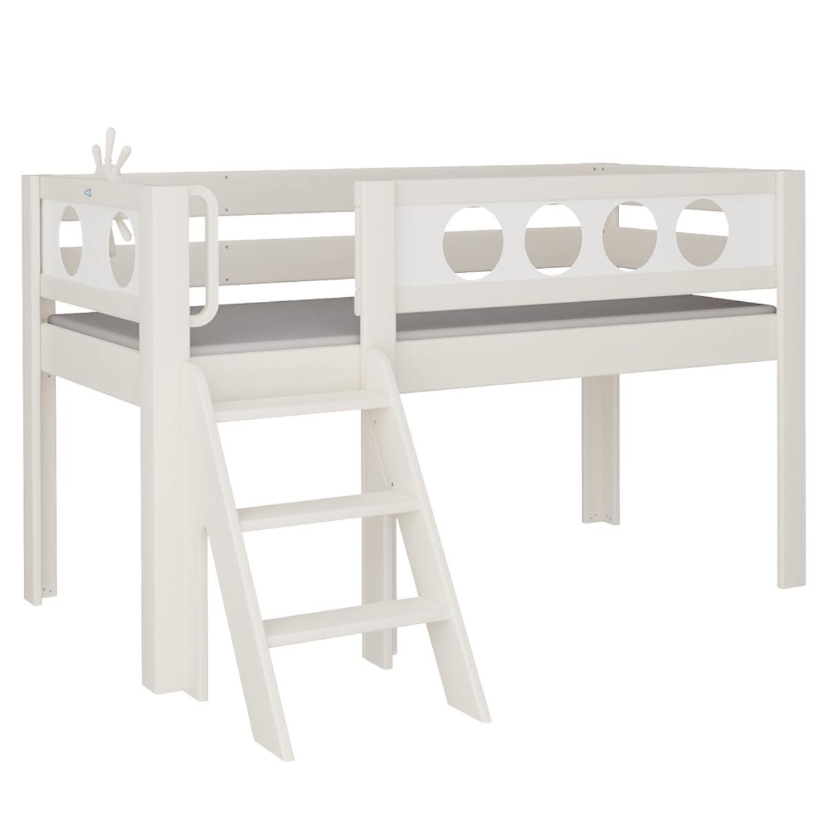 Cama Pirata media alta escalera DELUXE de Breuyn  blanqueada