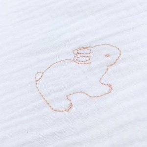 Capa de baño RABBITS bordado naranja 70x70cm