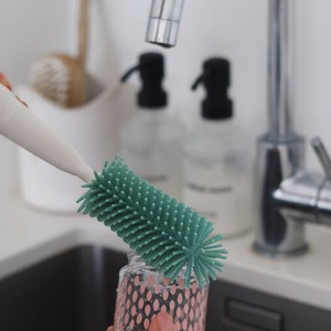 Cepillo biberón silicone Beaba sage green