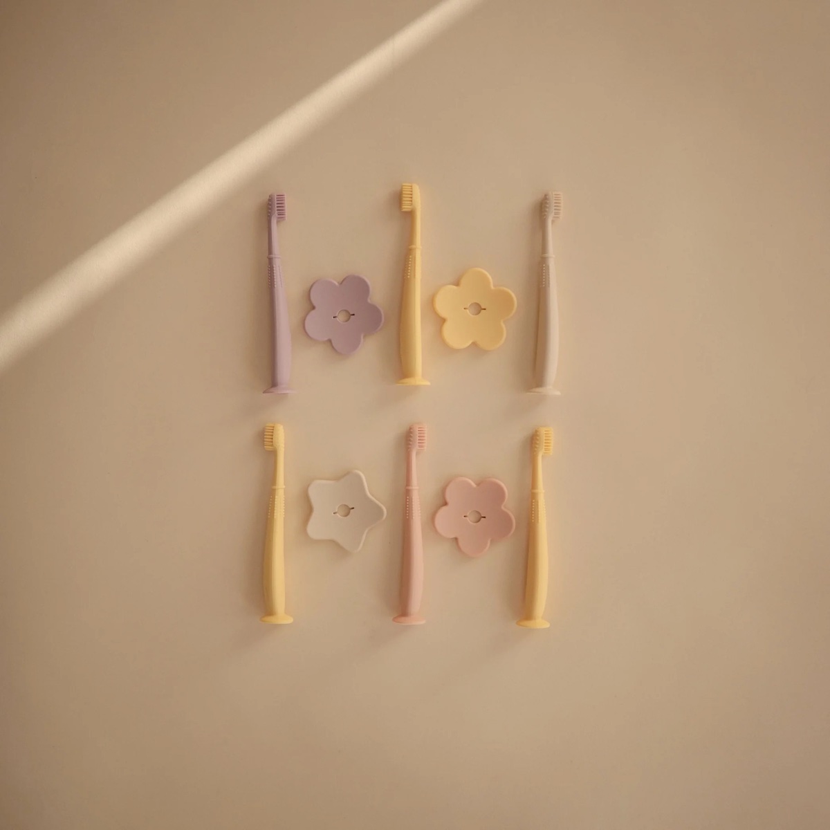 Cepillo dientes FLOWER Mushie Blush
