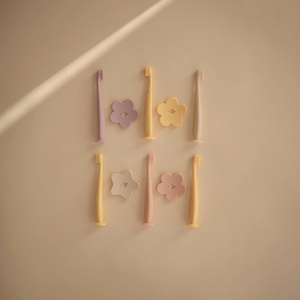 Cepillo dientes FLOWER Mushie Blush