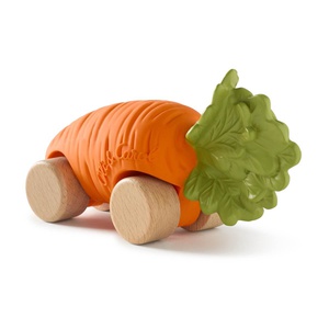 Coche-mordedor CATHY THE CARROT Oli and Carol