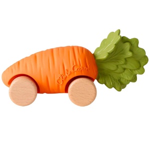 Coche-mordedor CATHY THE CARROT Oli and Carol