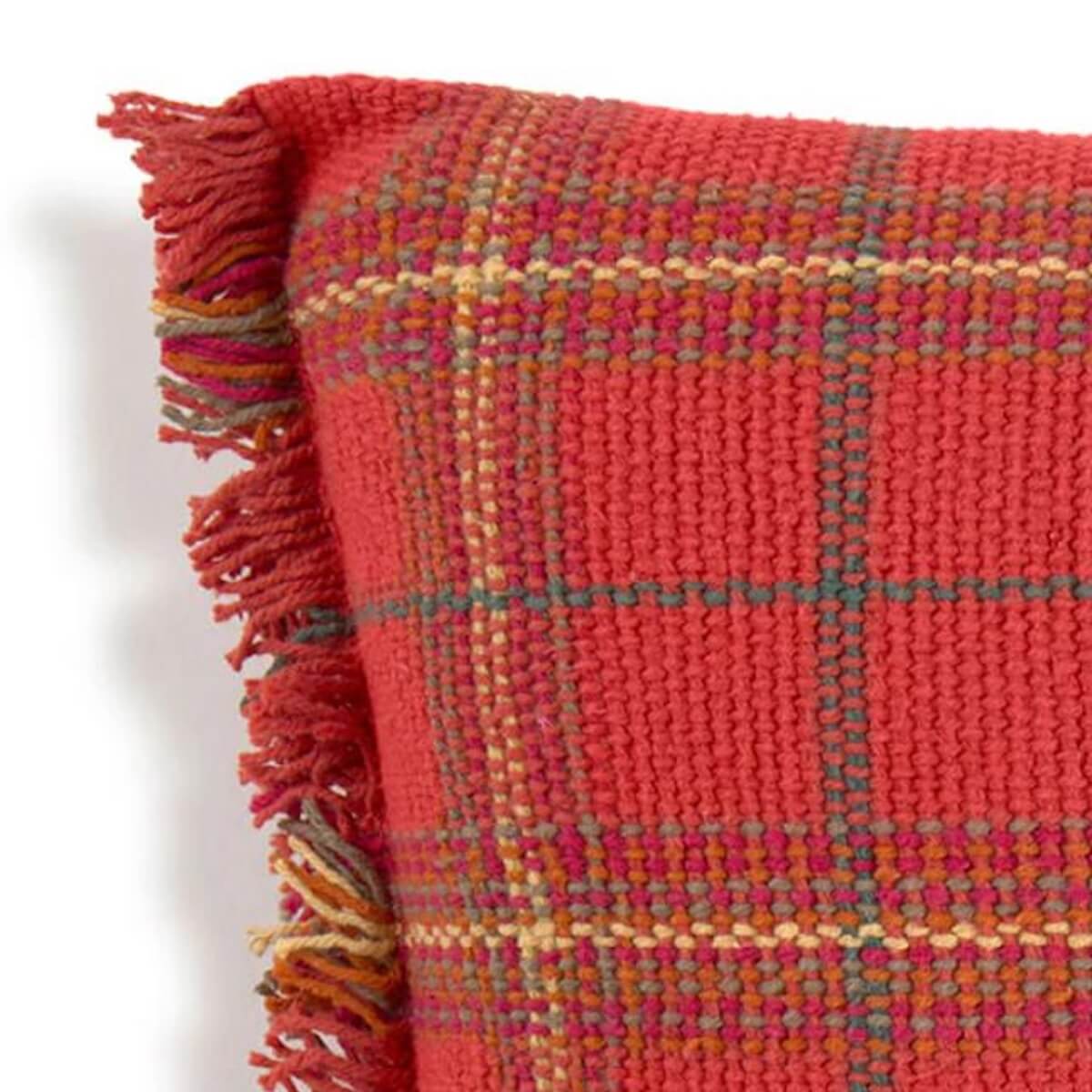 Cojín 25x40cm HANDLOOM Wouf Wouf Lorena Canals mapple red