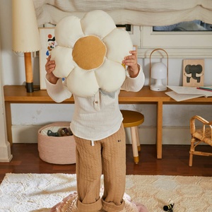 Cojín 35cm LITTLE DAISY Lorena Canals
