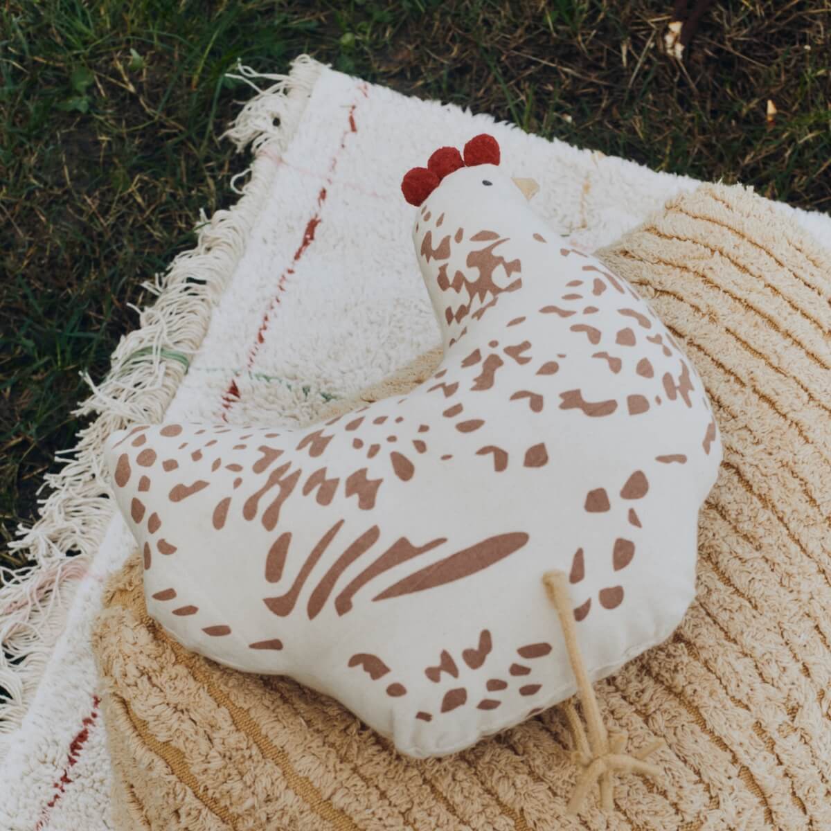 Cojín 36x35cm CHICKEN Lorena Canals