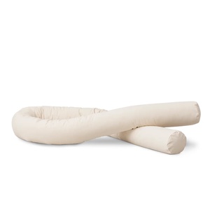 Cojín serpiente cama CAMP Oliver Furniture sin teñir