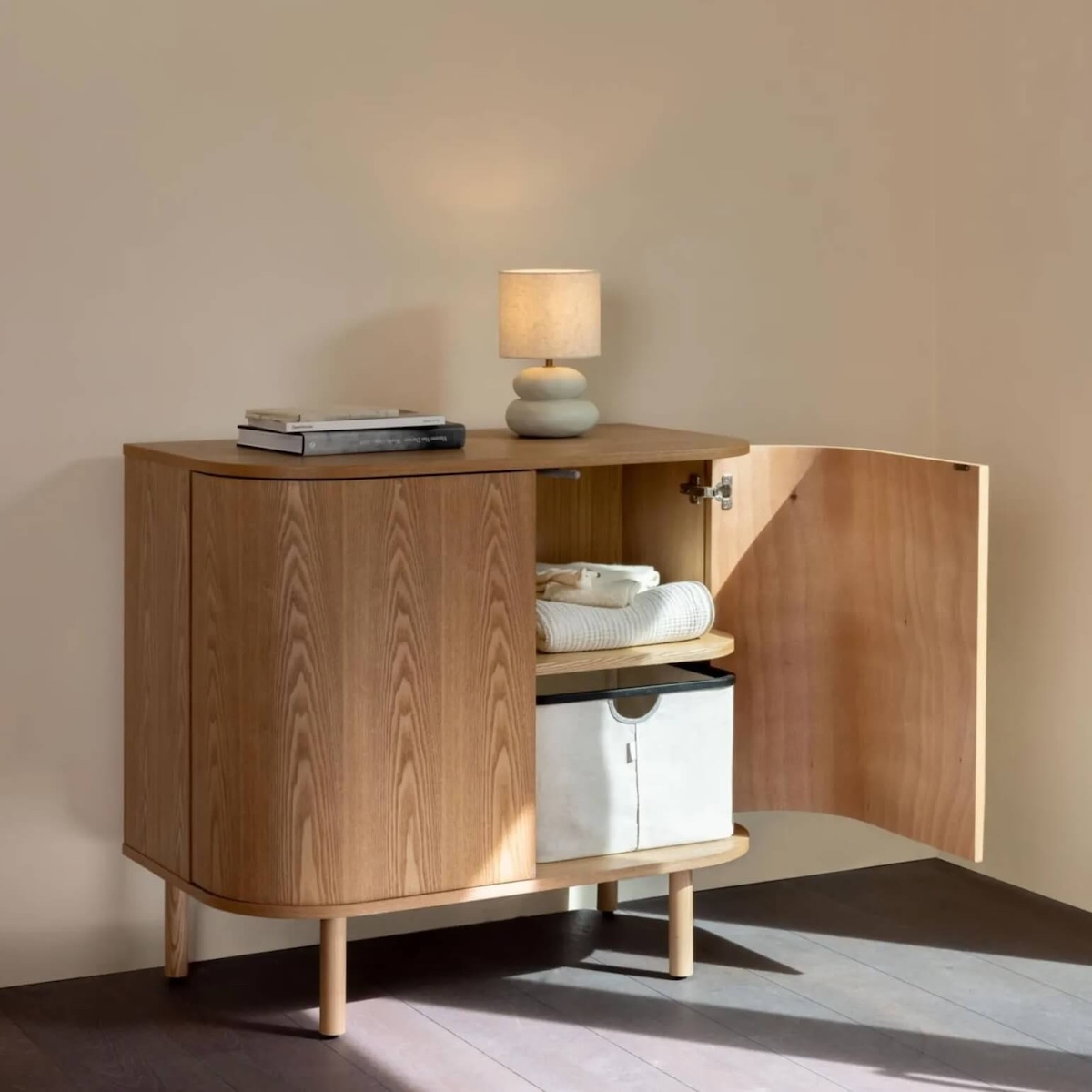 Cómoda 2 puertas YUME Quax fresno natural