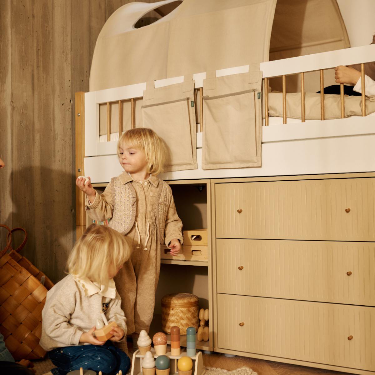 Cómoda 3 cajones ranuras SAGA Flexa oat-roble