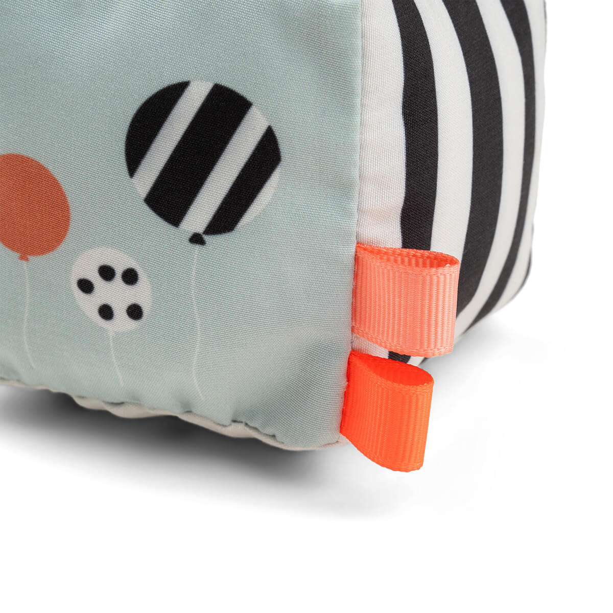 Cubo actividades colgante HAPPY CLOUDS Done by Deer colour mix