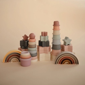 Cubos apilables Mushie Forrest