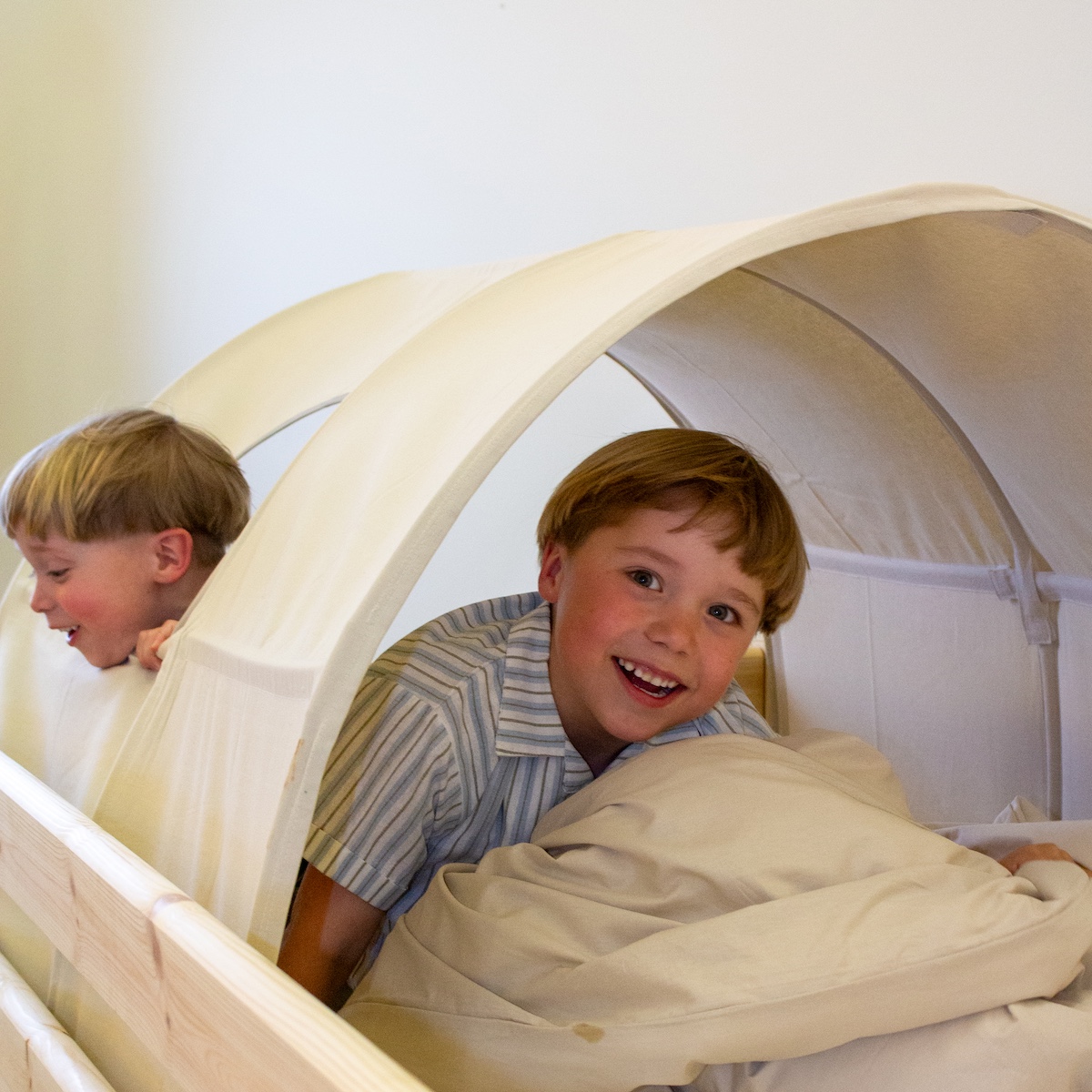 Cueva juegos cama DAWN Flexa warm gray