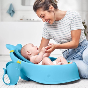 Enjuagador baño cascada MOBY Skip Hop azul