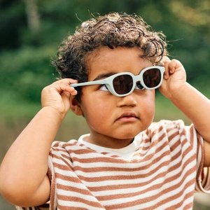 Gafas de sol 9-24m SQUARE Beaba lucky verde