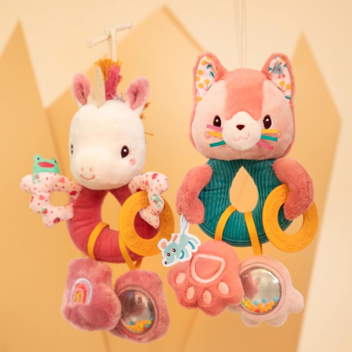 Gato actividades colgante JEANNE Lilliputiens
