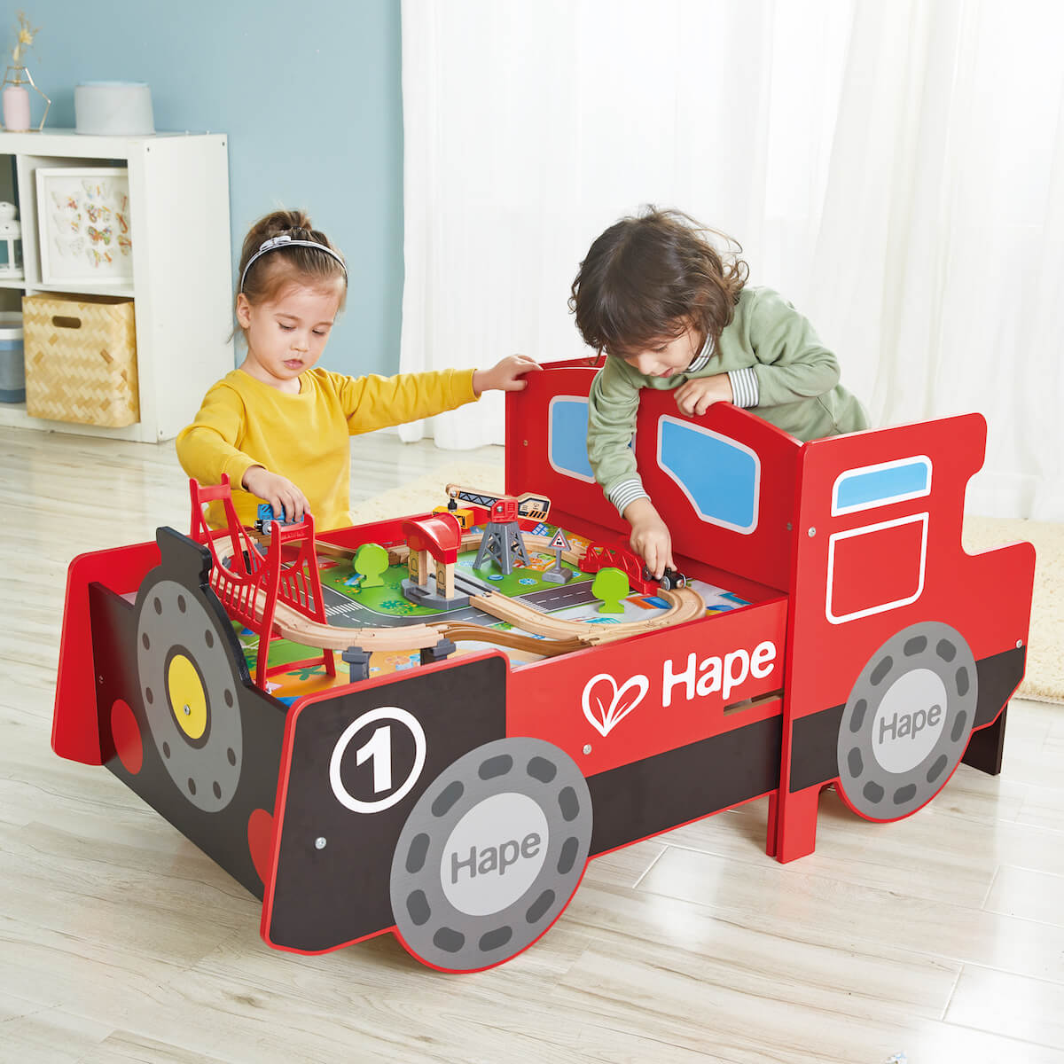 Gran circuito tren-mesa LOCOMOTIVE Hape
