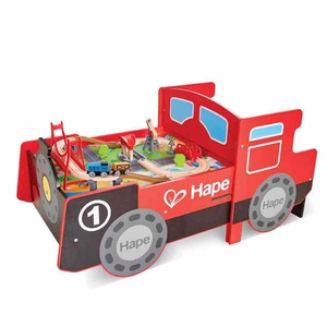 Gran circuito tren-mesa LOCOMOTIVE Hape