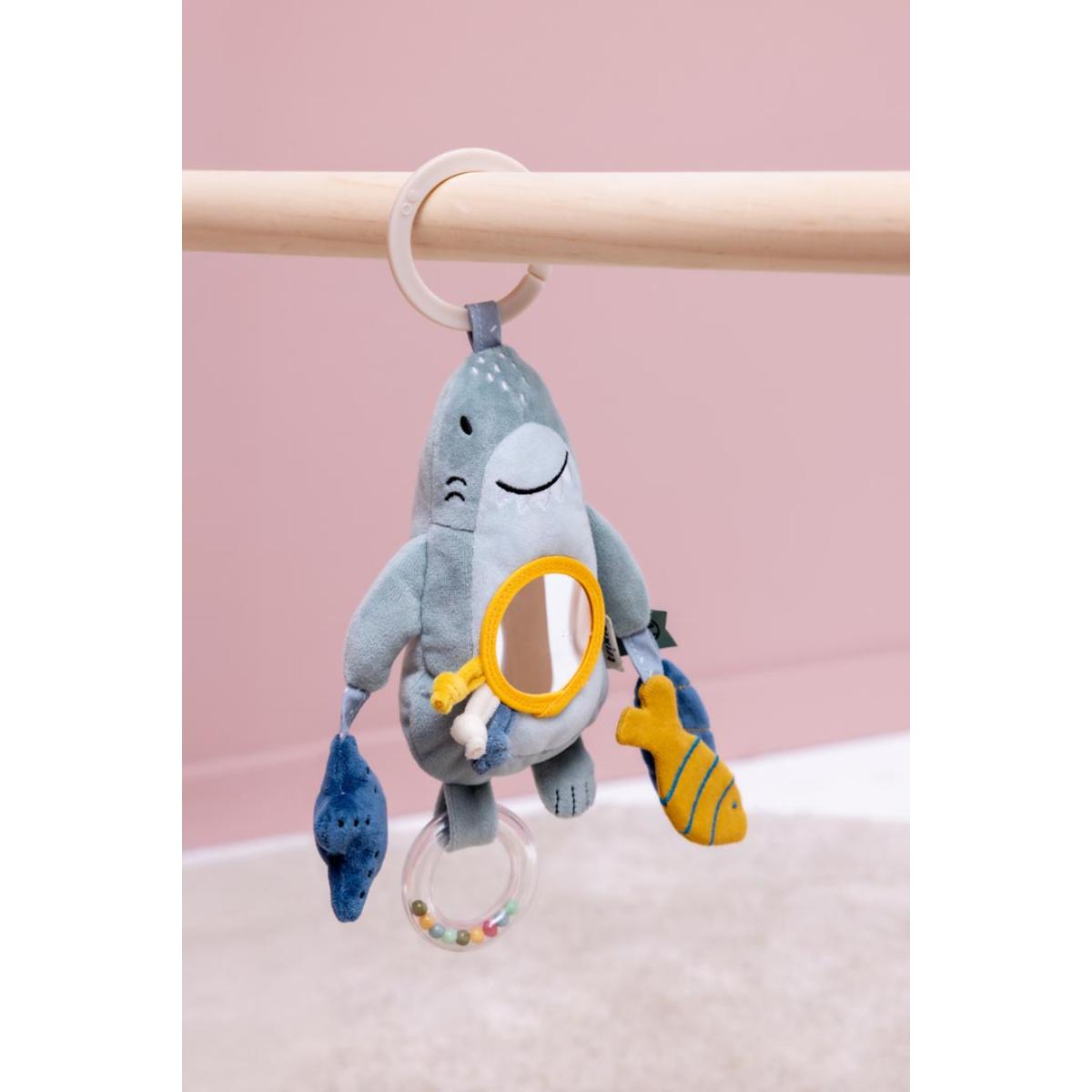 Juguete actividades colgante Mr. SHARK Trixie