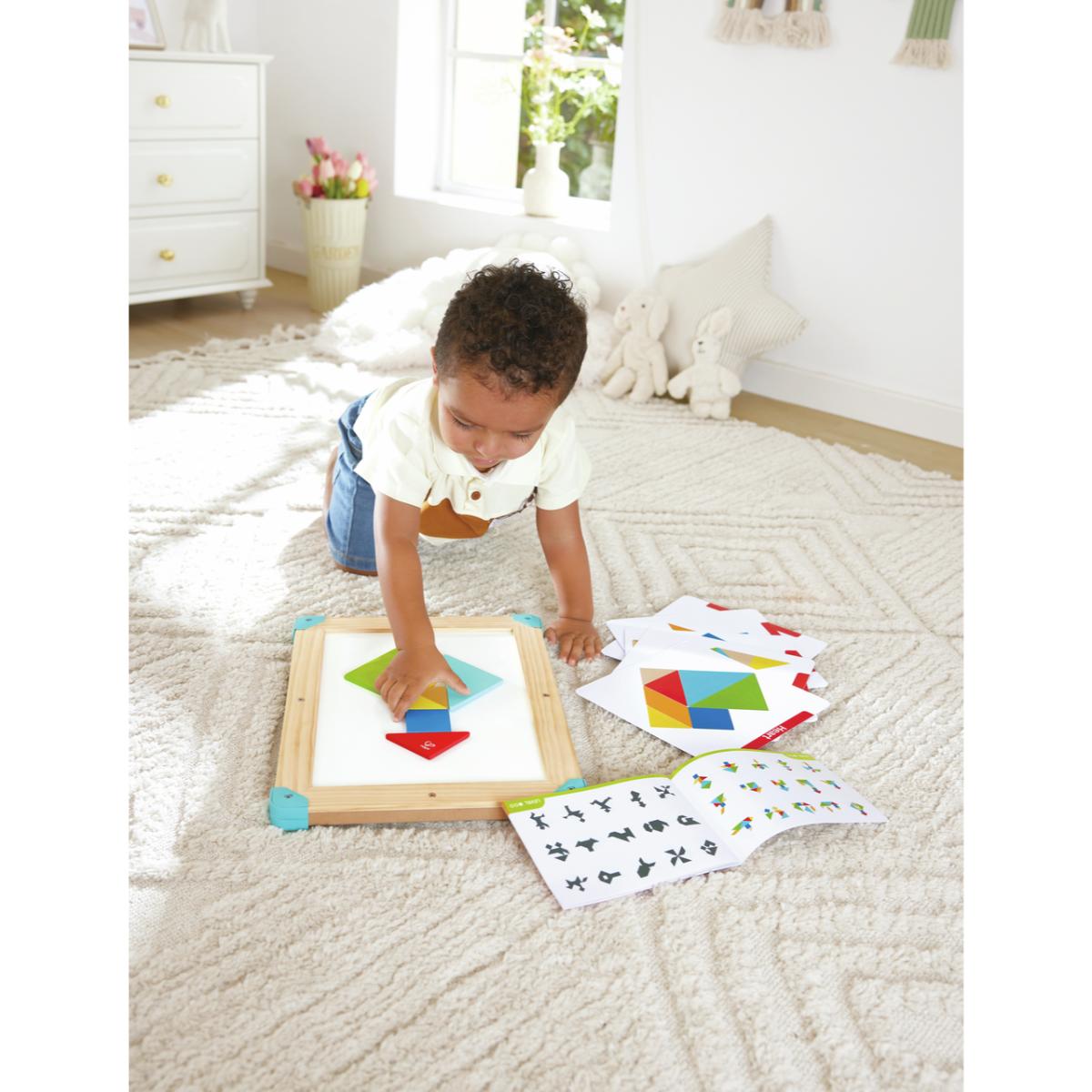 Laberinto Espacial y Tablero Tangram Hape