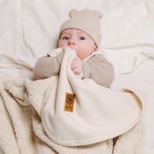 Manta peluche 75x95cm Cloby off white