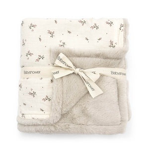 Manta polar XL Babyshower roseberry