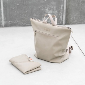 Mochila cambiador PU Done by Deer sand