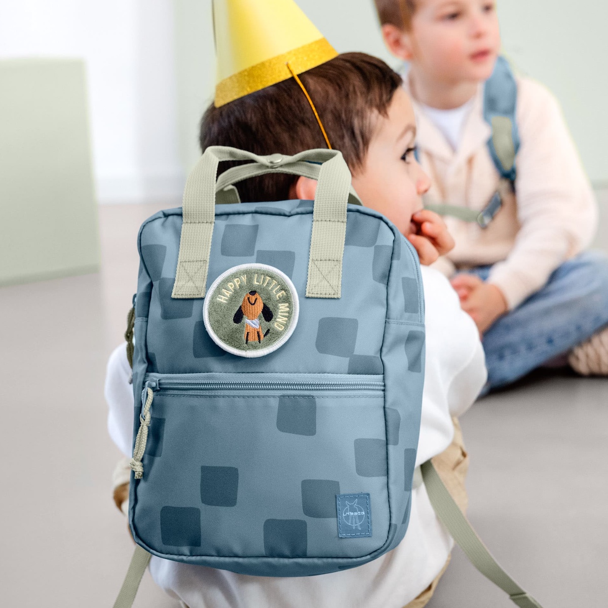 Mochila mini cuadrada  PATTERN PARTY Laessig azul