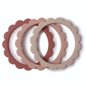 Mordedor pulsera 3uds FLOWER Mushie Rose-Blush-Shifting Sand