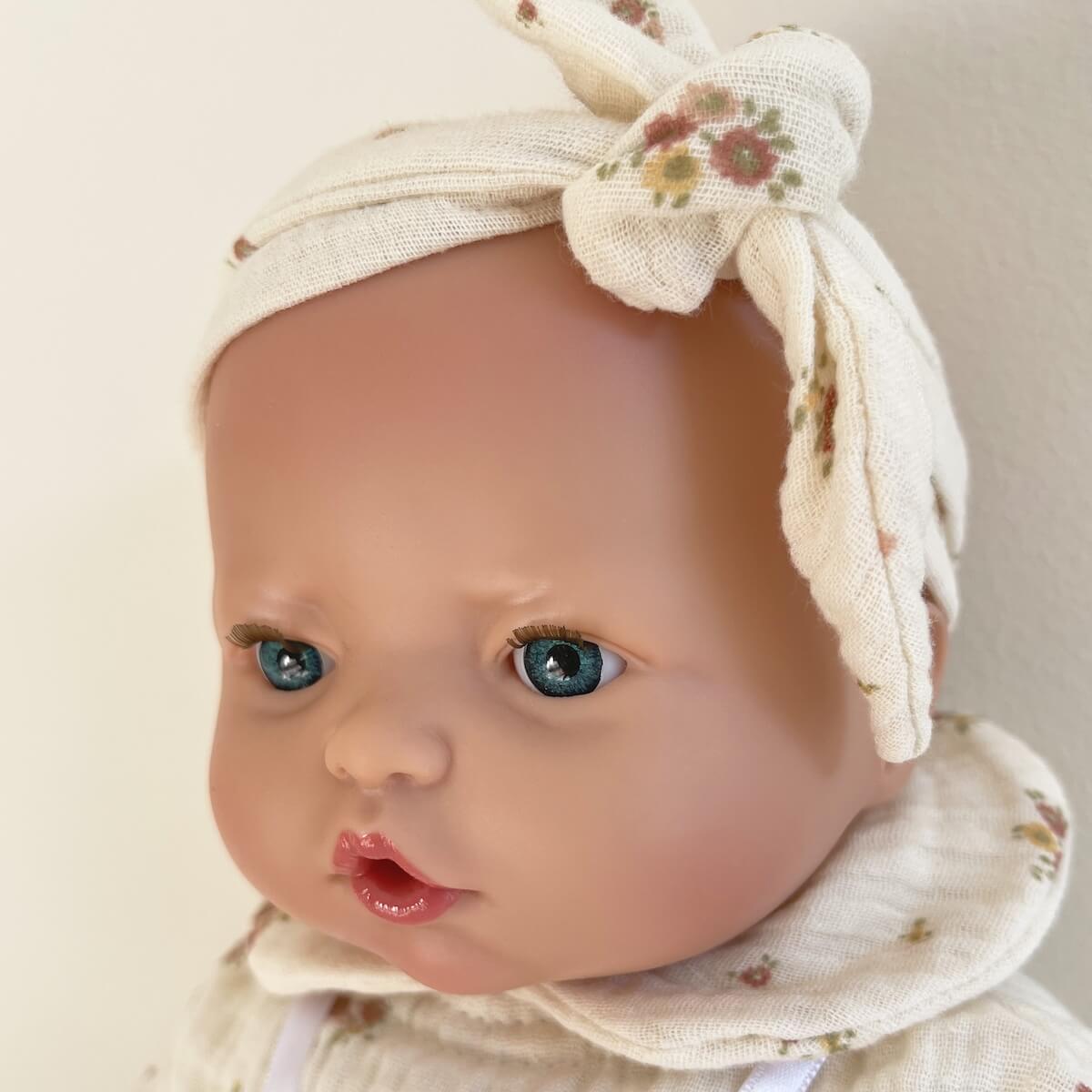 Muñeca Maria 36cm BOBBLE flores rosa