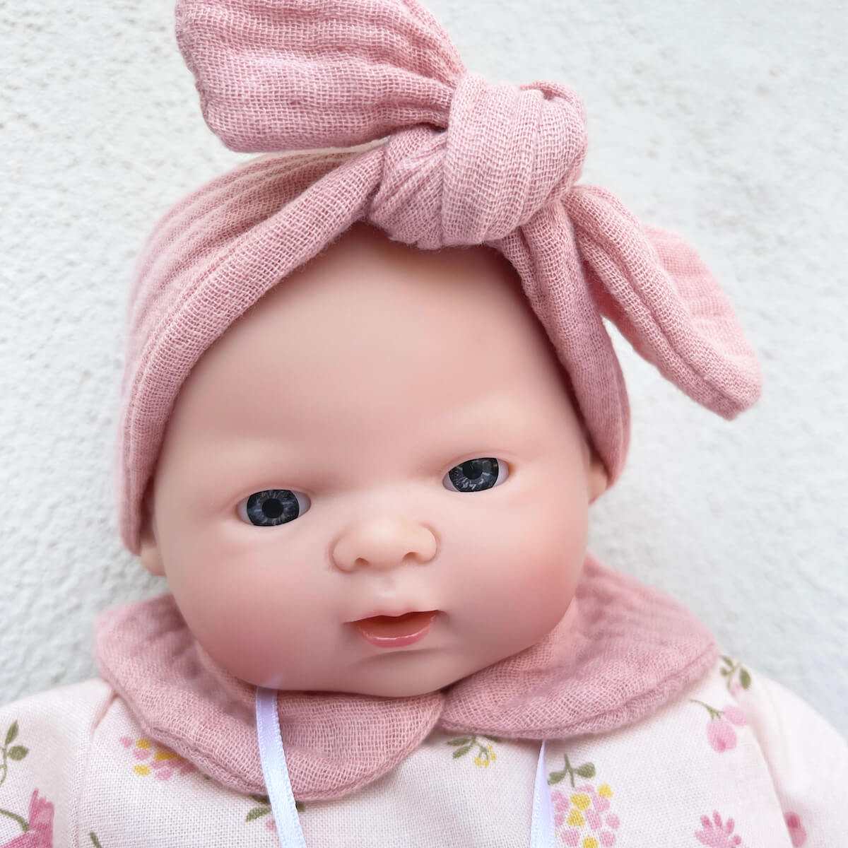 Muñeca Nina 26cm FLOWERS rosa